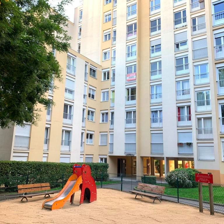 Appartement Vitry Sur Seine 4 pièces 74.12 m2 + parking - Photo 1