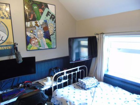 3 bedroom end of terrace house to rent - Photo 5