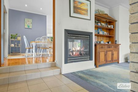 Spacious Family Living in Ararat's Popular West End - Photo 2