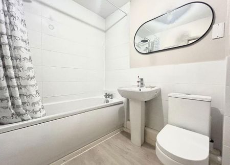 2 bedroom flat to rent - Photo 5