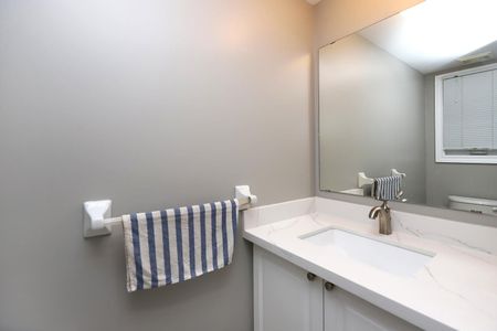 For Lease - 384 Riverstone Drive, Oakville, Ontario - Photo 3