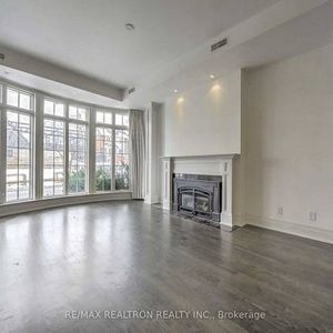 Lower-384 Spadina Rd :Vacant!1-bedroom, 1-bathroom lower level - Photo 2