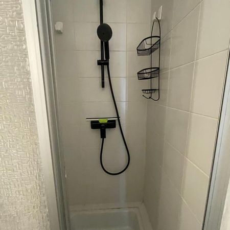 Location Appartement 1 pièce Meublé 23m² LA ROCHELLE 17000 - Photo 4