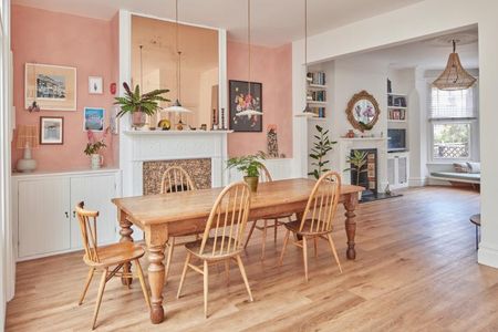 Stunning House - Photo 4