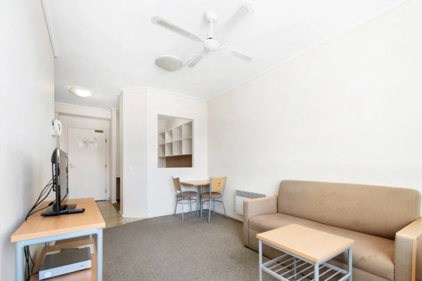 Furnished apartment on vibrant Lygon Street - Photo 1