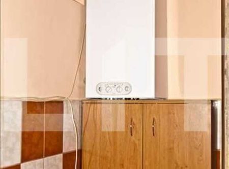Apartament pentru locuit sau sediu de firma! - Photo 2
