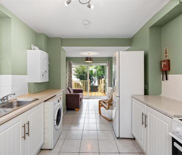 4 bedroom terraced house to rent - Photo 6