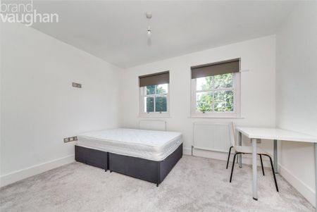 4 bedroom semi-detached house to rent - Photo 5