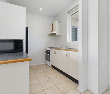 Sun-Filled Two-Bedroom Apartment in a Prime Mordialloc Location - Photo 3