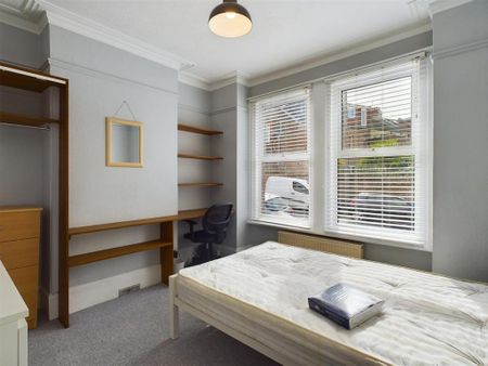 5 bedroom terraced house to rent - Photo 4