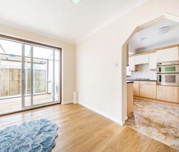 1 bedroom in a house share to rent - Photo 5