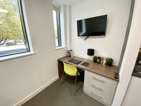 1 bedroom flat to rent - Photo 2