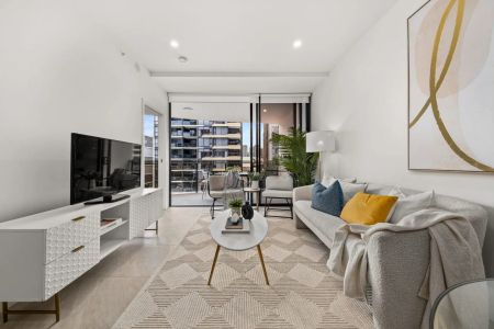 Sophisticated South Brisbane Apartment in the Prestigious SkyNeedle Precinct - Photo 2