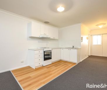 freshly renovated- Available 13.10.25 - Photo 1