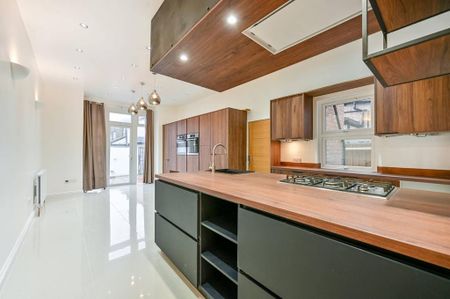 5 bedroom semi-detached house to rent - Photo 5