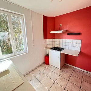 Location Appartement 2 pièces 45m² AIRE SUR L ADOUR 40800 - Photo 2