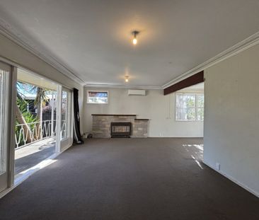 Three Bedrooms on River Road, Chartwell - Photo 5