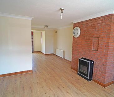 3 bedroom semi-detached house to rent - Photo 3
