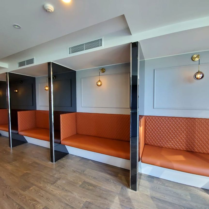 Great Views! Brand New Luxury 1 Bedroom Corner Unit with Car Park - Photo 1