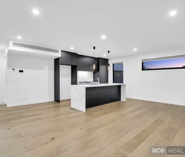 Nestled in quiet location with City Views! - Photo 5