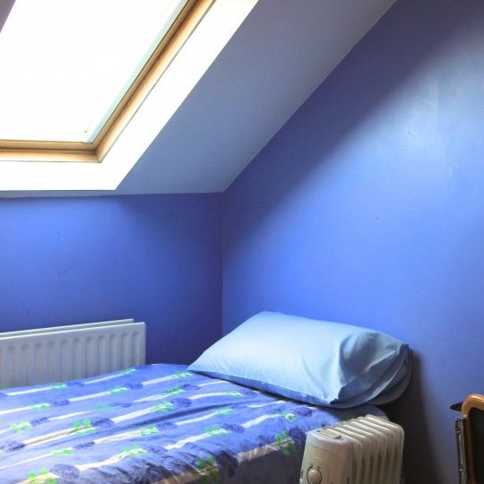 Bright room in shared apartment in Terenure, Dublin - Photo 1