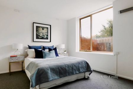 2 Bed, 1 Bath - Photo 4