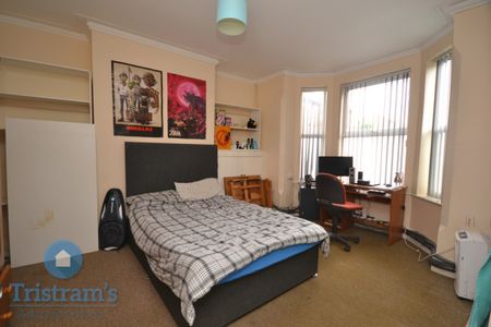 5 bed Mid Terraced House for Rent - Photo 4