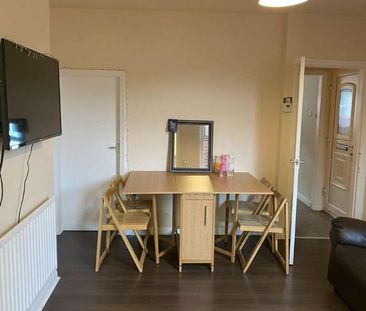 Contemporary Bed House // Jul, LN1 - Photo 2