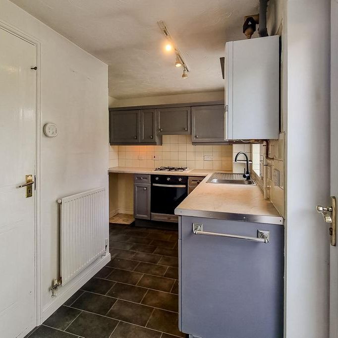 3 bedroom terraced house to rent - Photo 1