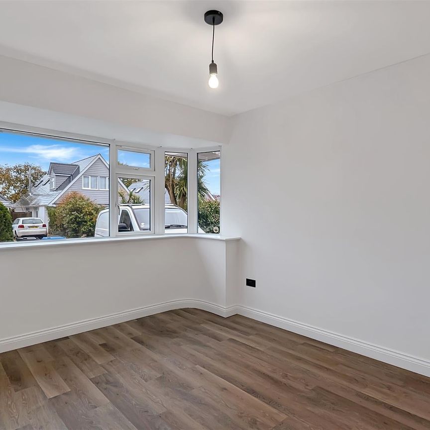 2 Bedroom Bungalow - Photo 1