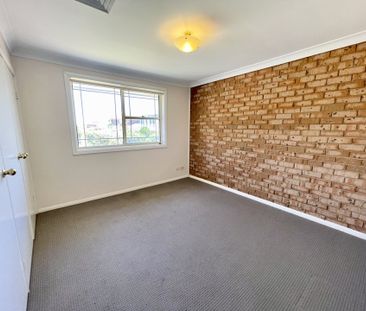 Spacious 4 Bedroom Family Home in a Quiet Cul-De-Sac - Photo 5