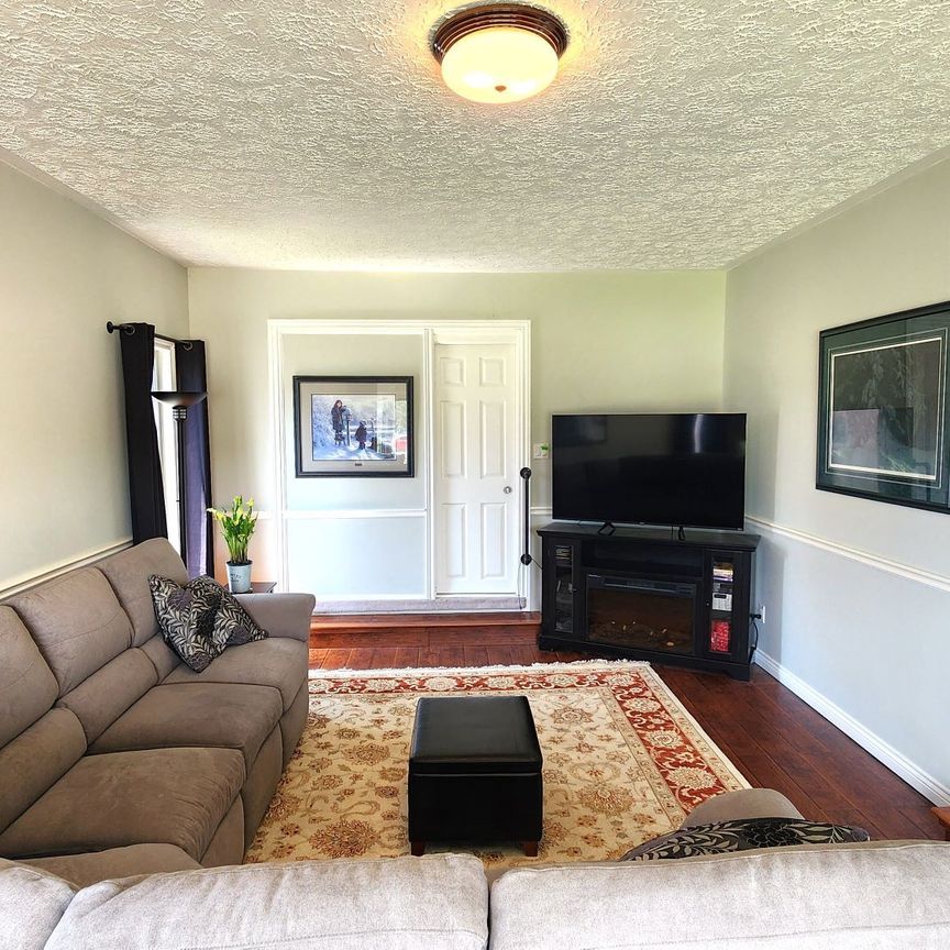 For Lease - 1252 Shore Acres Drive, Innisfil, Ontario - Photo 1