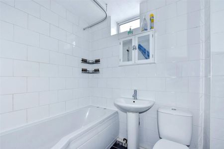 2 bedroom semi-detached house to rent - Photo 2