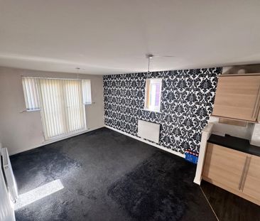 2 Bed Flat, Signet Square, CV2 - Photo 1