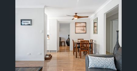 Beautifully Renovated Unfurnished Duplex - Fantastic Location - Photo 4