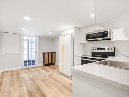 For Lease - 213 Blackthorn Avenue Unit# Basement, Toronto, Ontario - Photo 5