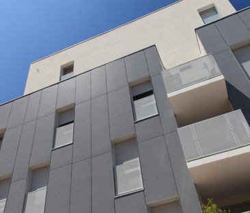 location Appartement T3 DE 70.08m² À LYON - Photo 2