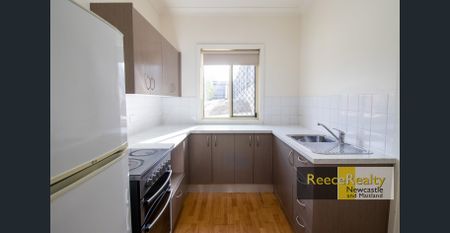 Fully Furnished Granny Flat - Photo 3