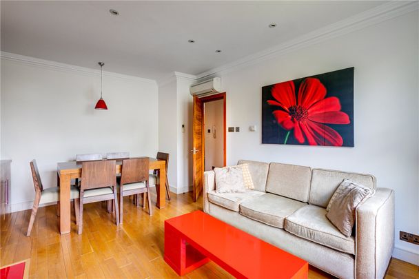 Cambridge Gardens, North Kensington, W10, London - Photo 1