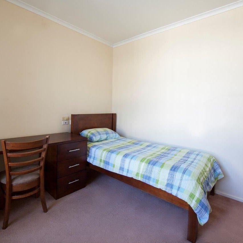 Hawthorn East - Photo 1