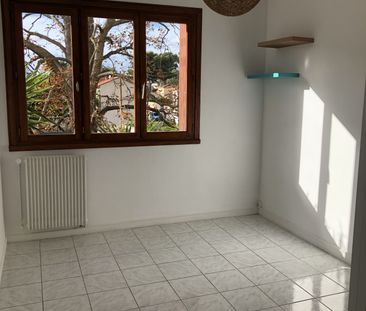 Location Appartement 3 pièces 77m² MARSEILLE 12ème - Photo 3