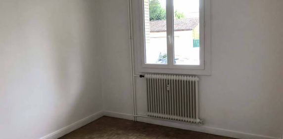 Location appartement 3 pièces 68 m² à Bourg-en-Bresse (01000) BEL AIR - Photo 2