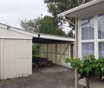 Family Home Available For Christmas! - Photo 2