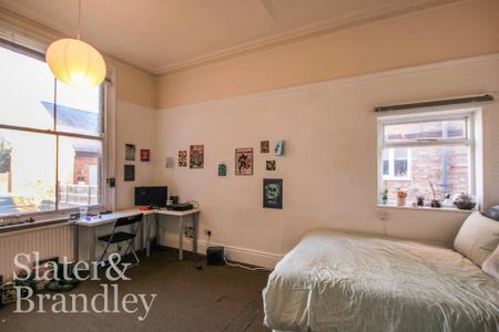 9 bedroom semi-detached house to rent - Photo 5