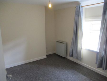 2 bedroom semi-detached house to rent - Photo 5