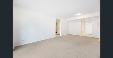 Spacious 1 Bedroom Apartment - Photo 4