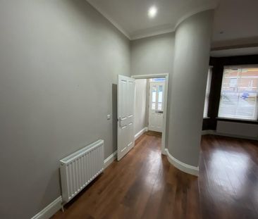 4 bedroom semi-detached house to rent - Photo 5