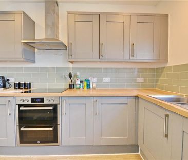 6 bedroom semi-detached house to rent - Photo 2