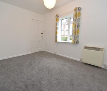 4 bedroom end of terrace house to rent - Photo 5