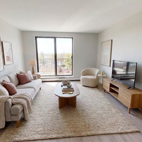 Bachelor Apartment - Photo 1